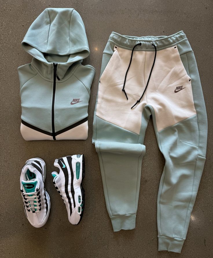 Nike tech